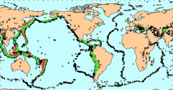 Карта распределения сильных землетрясений Земли, происходящих в течение одного года.